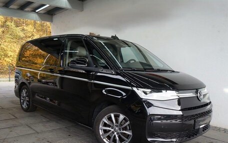 Volkswagen Multivan, 2022 год, 5 280 000 рублей, 2 фотография