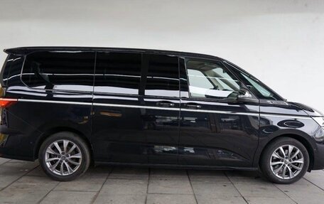 Volkswagen Multivan, 2022 год, 5 280 000 рублей, 4 фотография