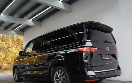 Volkswagen Multivan, 2022 год, 5 280 000 рублей, 8 фотография