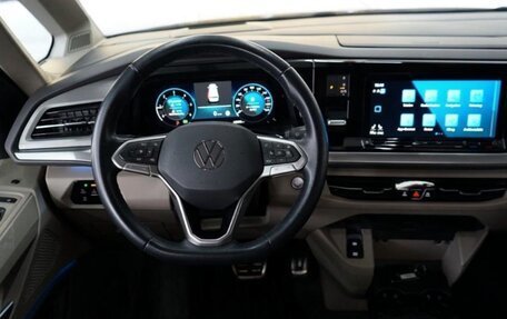 Volkswagen Multivan, 2022 год, 5 280 000 рублей, 14 фотография