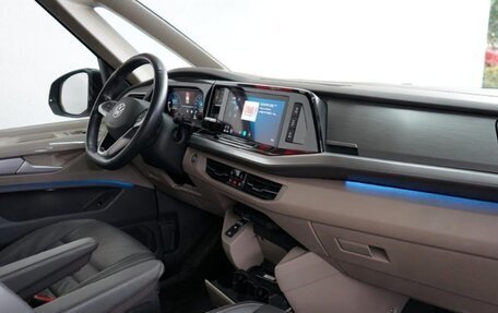 Volkswagen Multivan, 2022 год, 5 280 000 рублей, 15 фотография