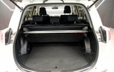 Toyota RAV4, 2016 год, 2 390 000 рублей, 4 фотография