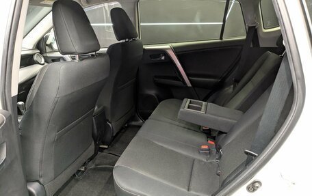 Toyota RAV4, 2016 год, 2 390 000 рублей, 6 фотография