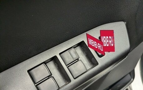 Toyota RAV4, 2016 год, 2 390 000 рублей, 12 фотография