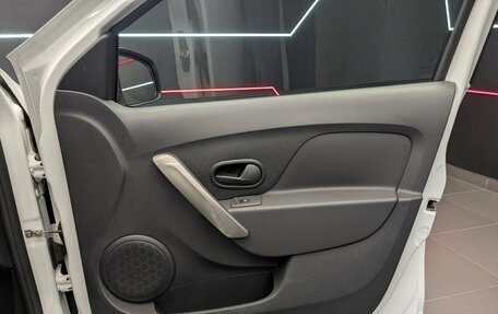 Renault Logan II, 2020 год, 1 045 000 рублей, 17 фотография