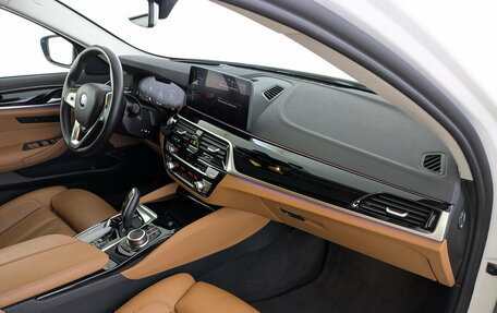 BMW 5 серия, 2022 год, 4 900 000 рублей, 11 фотография
