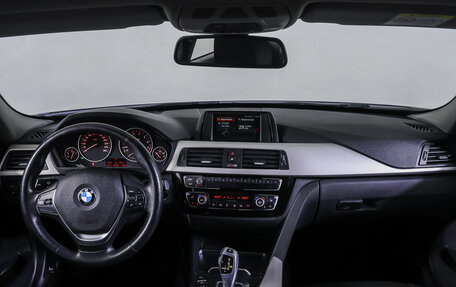 BMW 3 серия, 2017 год, 2 649 000 рублей, 12 фотография