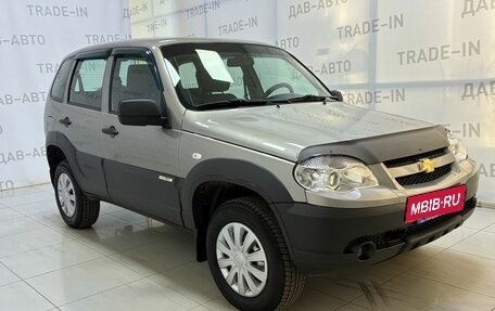 Chevrolet Niva I рестайлинг, 2018 год, 699 000 рублей, 3 фотография
