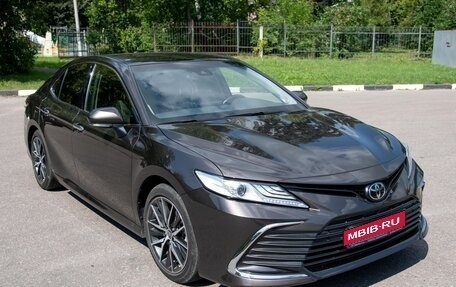 Toyota Camry, 2022 год, 5 500 000 рублей, 1 фотография