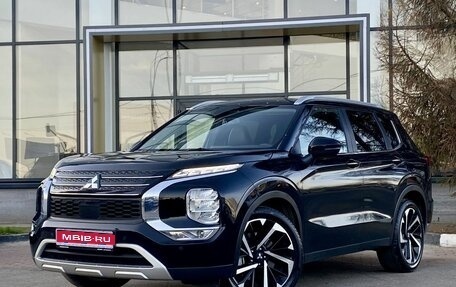 Mitsubishi Outlander, 2023 год, 3 849 000 рублей, 1 фотография