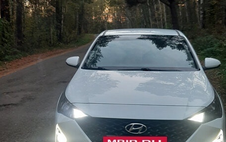 Hyundai Solaris II рестайлинг, 2020 год, 1 300 000 рублей, 18 фотография