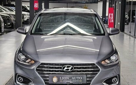 Hyundai Solaris II рестайлинг, 2017 год, 990 000 рублей, 2 фотография