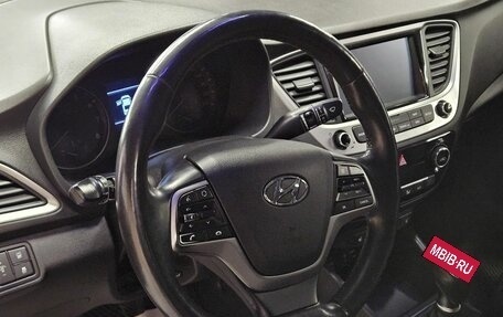 Hyundai Solaris II рестайлинг, 2017 год, 990 000 рублей, 11 фотография