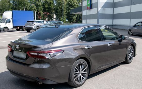 Toyota Camry, 2022 год, 5 500 000 рублей, 7 фотография