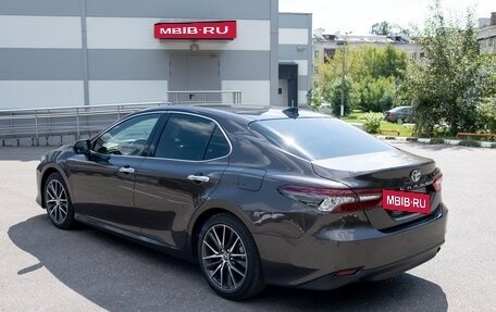 Toyota Camry, 2022 год, 5 500 000 рублей, 6 фотография