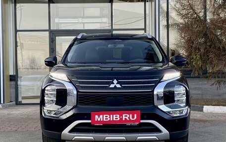 Mitsubishi Outlander, 2023 год, 3 849 000 рублей, 2 фотография
