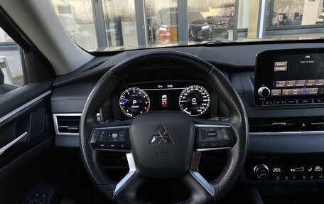 Mitsubishi Outlander, 2023 год, 3 849 000 рублей, 15 фотография