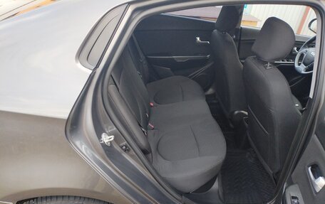 KIA Rio III рестайлинг, 2015 год, 750 000 рублей, 9 фотография
