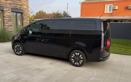 Hyundai Staria, 2022 год, 4 800 000 рублей, 3 фотография
