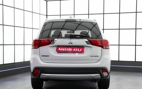Mitsubishi Outlander III рестайлинг 3, 2017 год, 1 889 000 рублей, 5 фотография