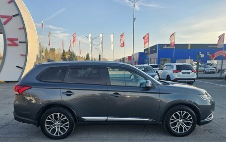 Mitsubishi Outlander III рестайлинг 3, 2017 год, 1 639 995 рублей, 8 фотография
