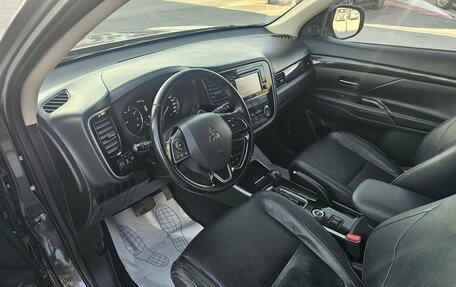Mitsubishi Outlander III рестайлинг 3, 2017 год, 1 639 995 рублей, 9 фотография