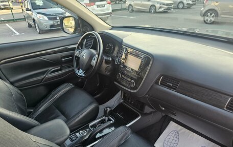 Mitsubishi Outlander III рестайлинг 3, 2017 год, 1 639 995 рублей, 12 фотография