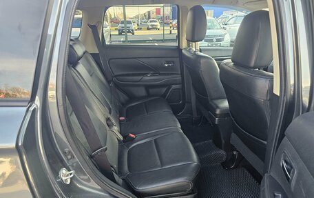 Mitsubishi Outlander III рестайлинг 3, 2017 год, 1 639 995 рублей, 13 фотография