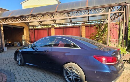 Mercedes-Benz E-Класс, 2015 год, 2 200 000 рублей, 3 фотография