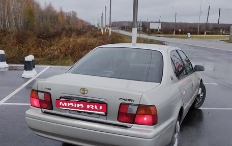 Toyota Camry V40, 1996 год, 250 000 рублей, 4 фотография