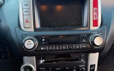 Toyota Land Cruiser Prado 150 рестайлинг, 2011 год, 2 150 000 рублей, 11 фотография