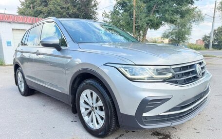 Volkswagen Tiguan II, 2022 год, 2 920 000 рублей, 3 фотография