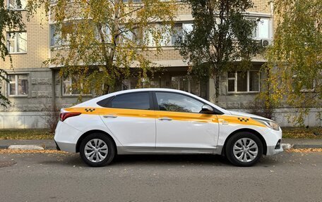Hyundai Solaris II рестайлинг, 2019 год, 850 000 рублей, 4 фотография