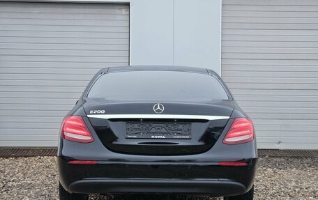 Mercedes-Benz E-Класс, 2016 год, 1 820 000 рублей, 6 фотография