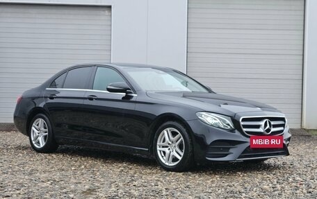 Mercedes-Benz E-Класс, 2016 год, 1 820 000 рублей, 3 фотография
