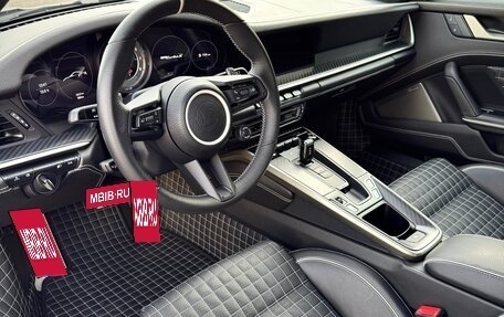 Porsche 911, 2023 год, 115 000 000 рублей, 12 фотография