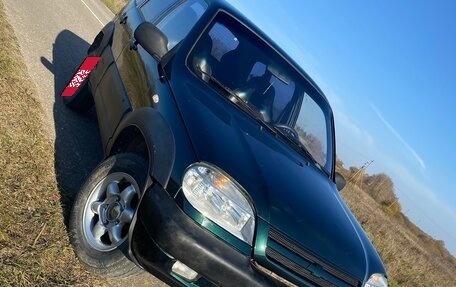 Chevrolet Niva I рестайлинг, 2004 год, 325 000 рублей, 1 фотография