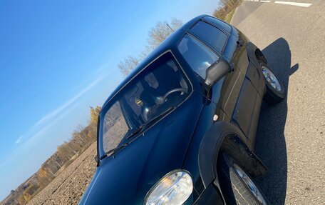 Chevrolet Niva I рестайлинг, 2004 год, 325 000 рублей, 2 фотография