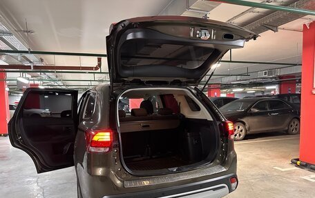 Mitsubishi Outlander III рестайлинг 3, 2018 год, 1 750 000 рублей, 7 фотография