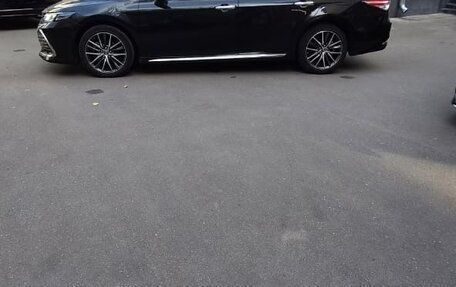 Toyota Camry, 2023 год, 3 970 000 рублей, 5 фотография