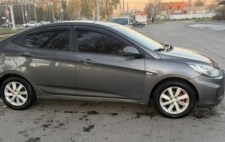 Hyundai Solaris II рестайлинг, 2011 год, 611 000 рублей, 7 фотография