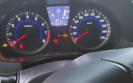 Hyundai Solaris II рестайлинг, 2011 год, 611 000 рублей, 19 фотография