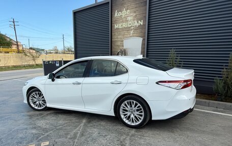 Toyota Camry, 2018 год, 2 190 000 рублей, 3 фотография