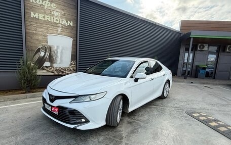 Toyota Camry, 2018 год, 2 190 000 рублей, 2 фотография