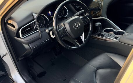 Toyota Camry, 2019 год, 2 800 000 рублей, 11 фотография