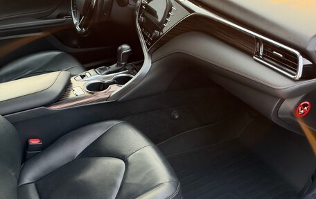 Toyota Camry, 2019 год, 2 800 000 рублей, 13 фотография
