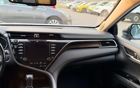 Toyota Camry, 2019 год, 2 800 000 рублей, 14 фотография