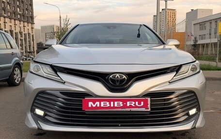 Toyota Camry, 2019 год, 2 800 000 рублей, 5 фотография
