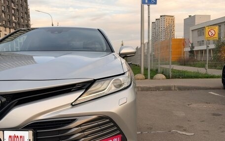 Toyota Camry, 2019 год, 2 800 000 рублей, 4 фотография