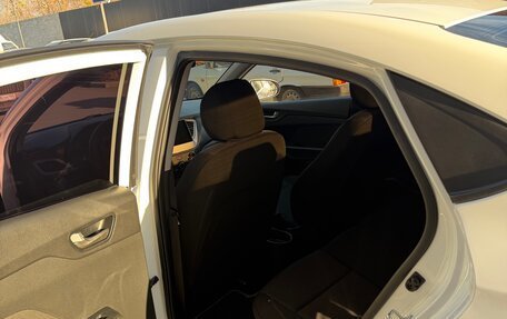 Hyundai Solaris II рестайлинг, 2019 год, 1 030 000 рублей, 10 фотография